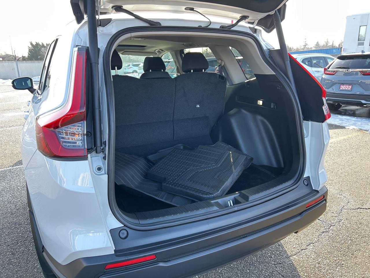 2025 Honda CR-V Sport CarPlay Rear Cam Sunroof Heated Seats Photo