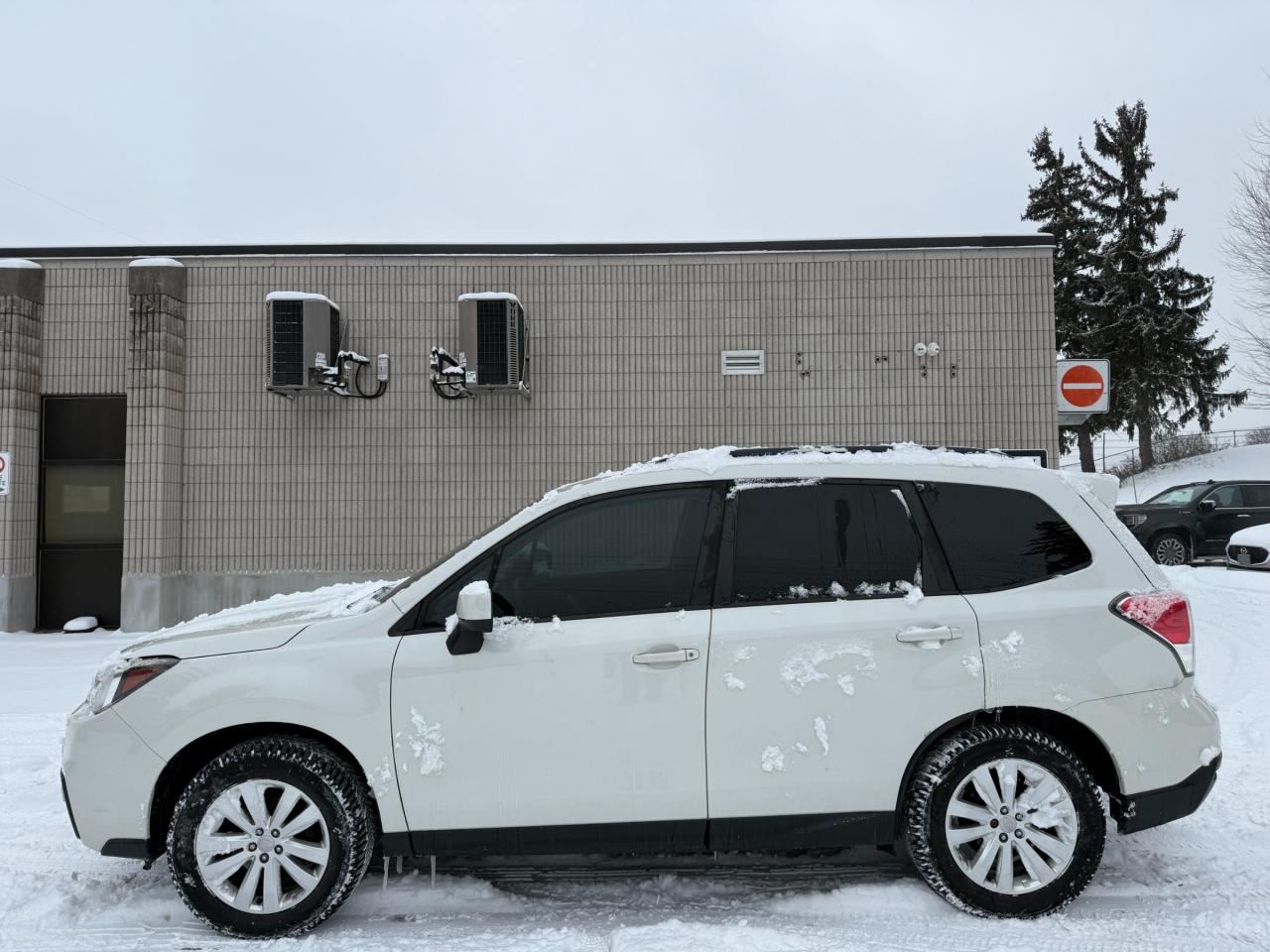 2017 Subaru Forester 2.5i Convenience (CVT) 4dr All-Wheel Drive Photo