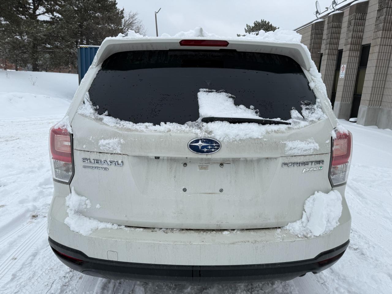2017 Subaru Forester 2.5i Convenience (CVT) 4dr All-Wheel Drive Photo3