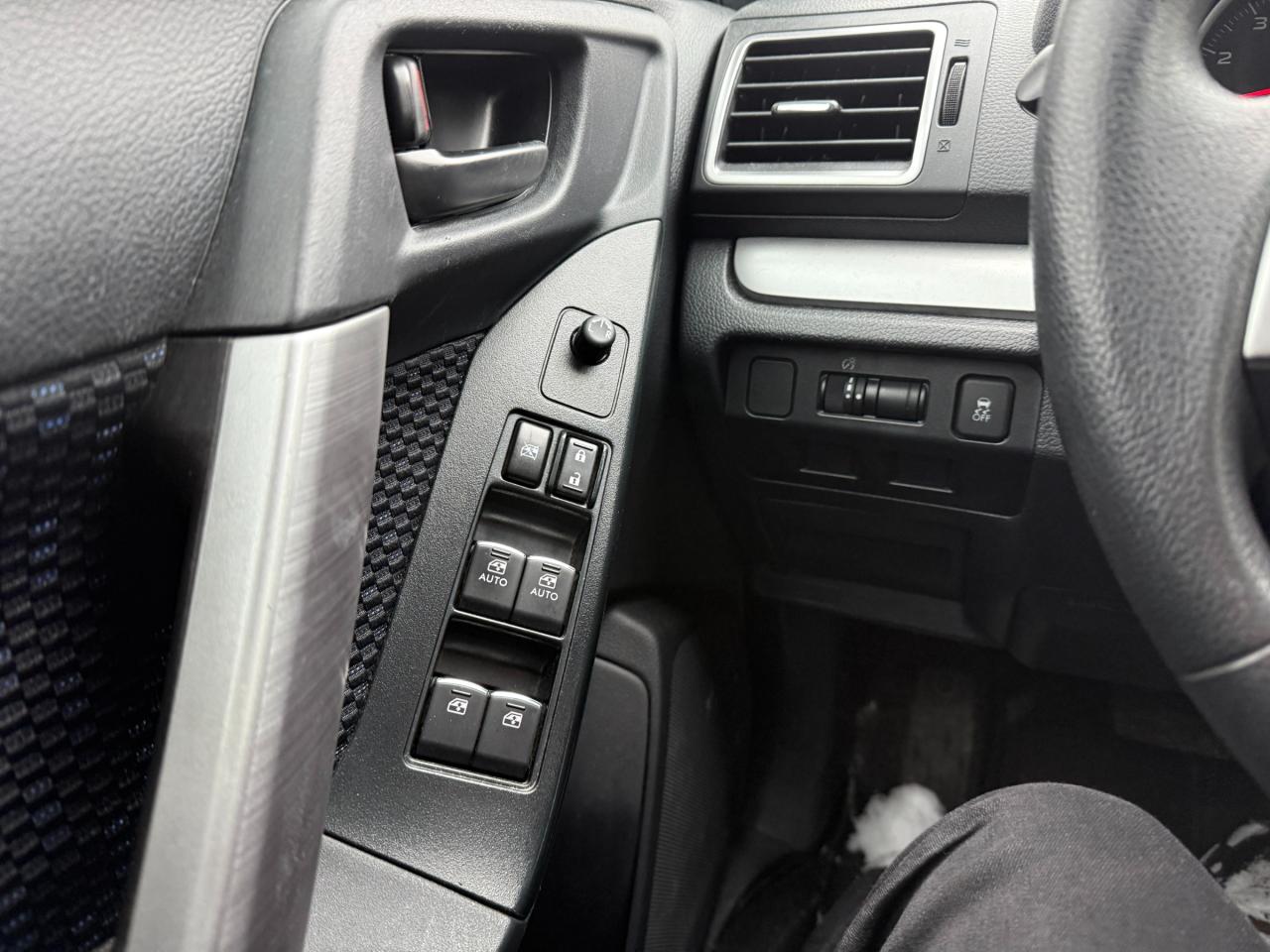 2017 Subaru Forester 2.5i Convenience (CVT) 4dr All-Wheel Drive Photo