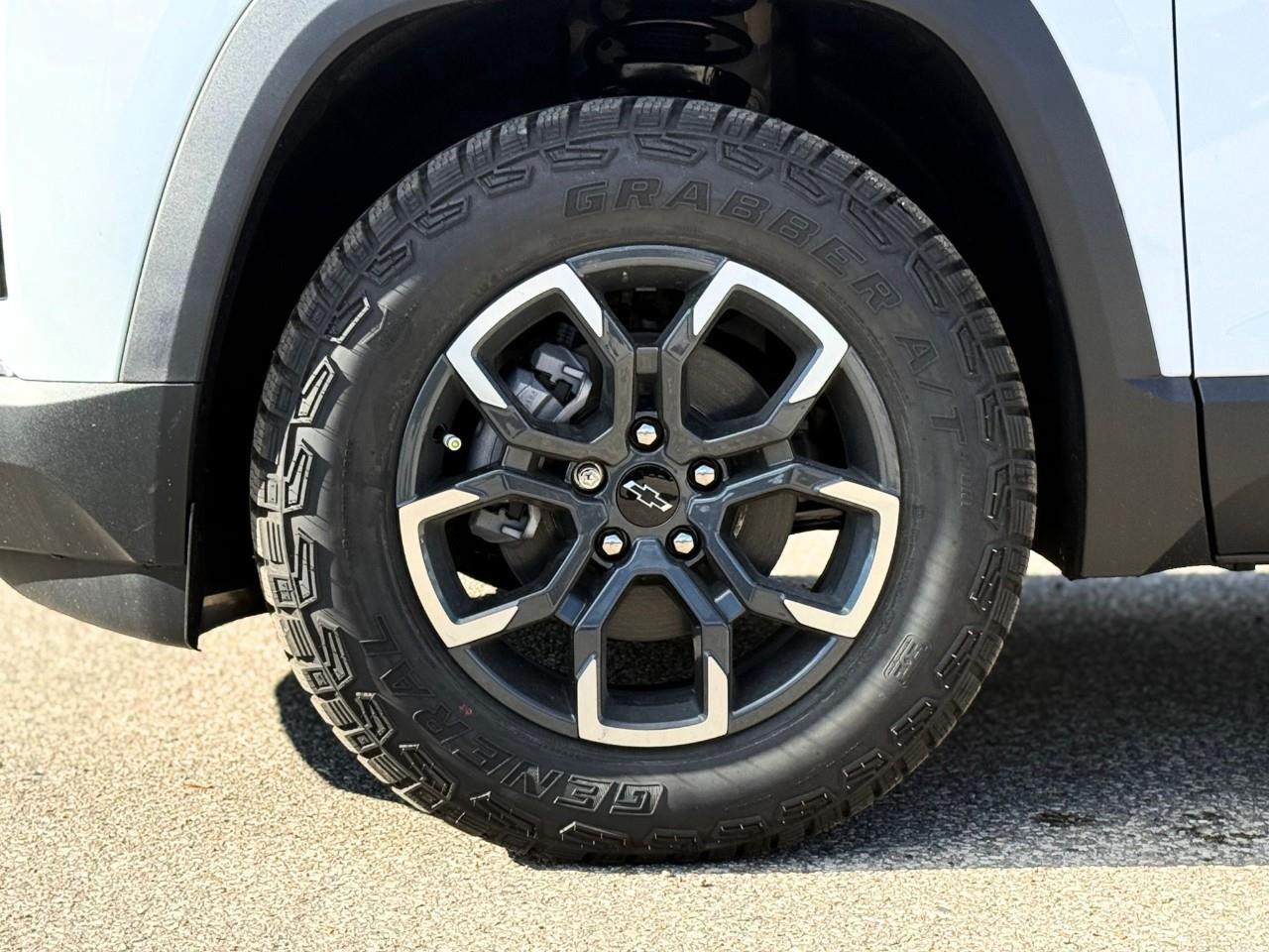 2026 Chevrolet Equinox ACTIV 4dr All-Wheel Drive Photo