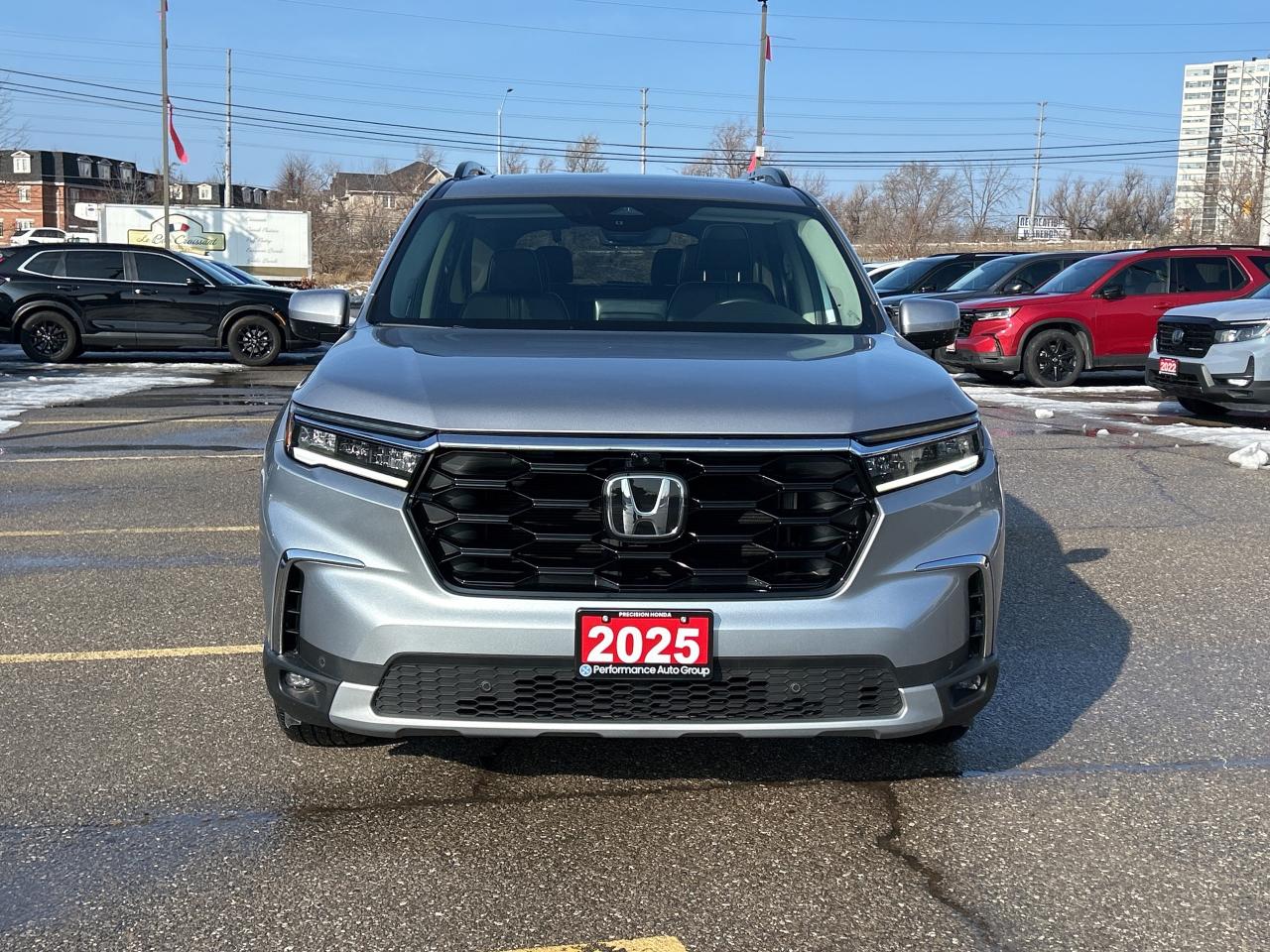 2025 Honda Pilot Touring Leather  Navigation  Sunroof  CarPlay Photo