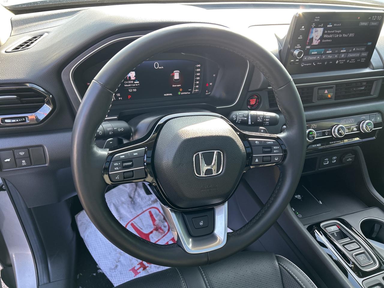 2025 Honda Pilot Touring Leather  Navigation  Sunroof  CarPlay Photo