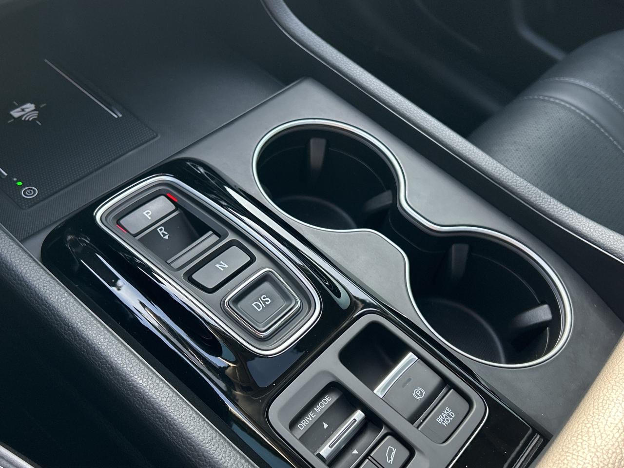 2025 Honda Pilot Touring Leather  Navigation  Sunroof  CarPlay Photo