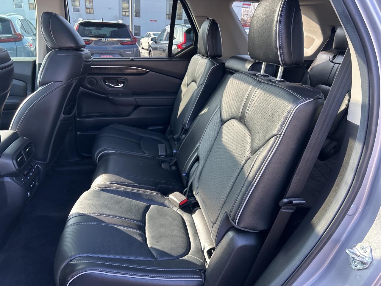 2025 Honda Pilot Touring Leather  Navigation  Sunroof  CarPlay Photo
