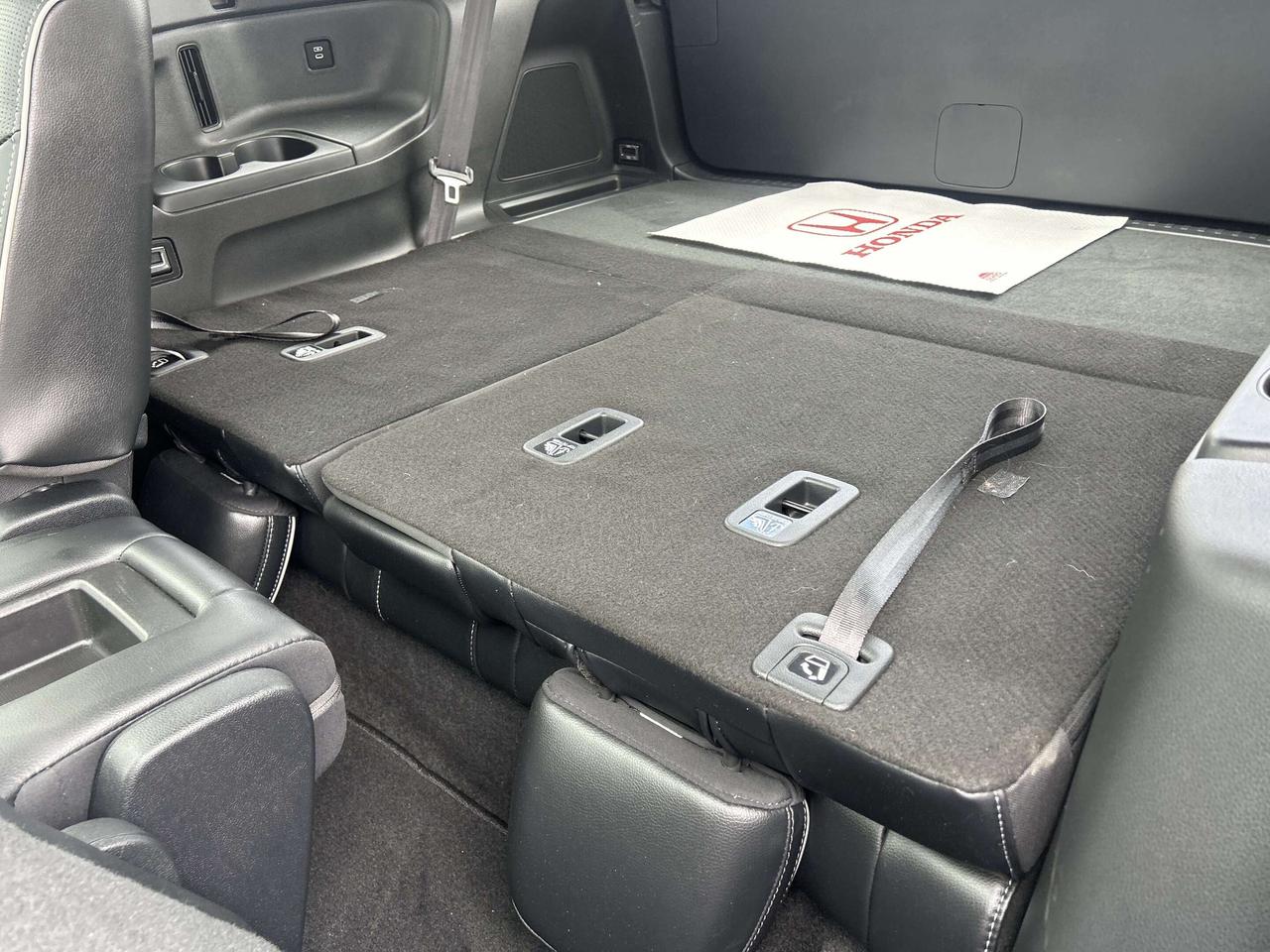 2025 Honda Pilot Touring Leather  Navigation  Sunroof  CarPlay Photo
