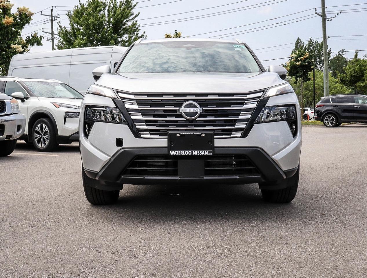 2025 Nissan Rogue SV Moonroof LEATHER/LOW RATES Photo2