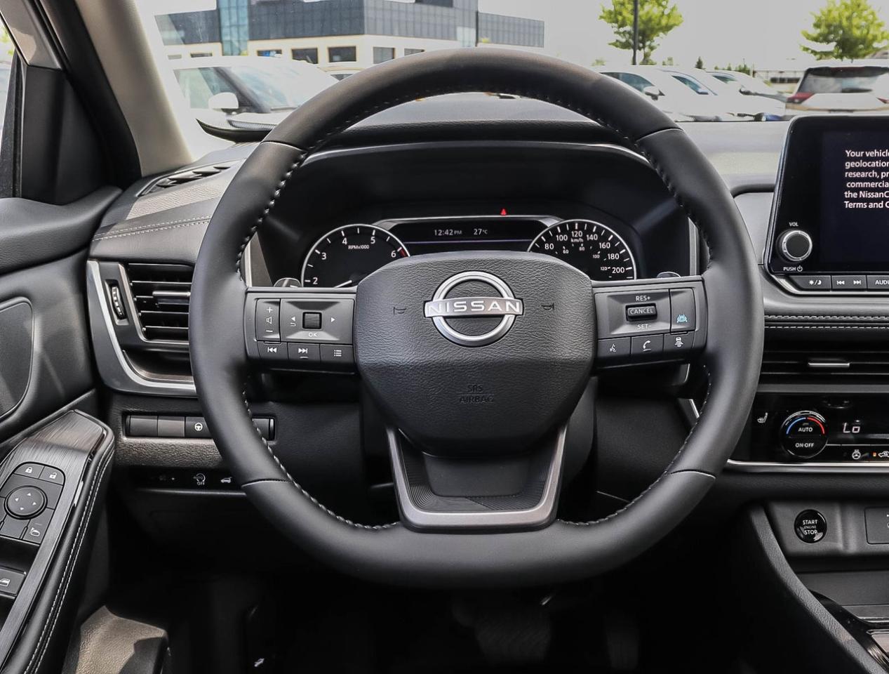 2025 Nissan Rogue SV Moonroof LEATHER/LOW RATES Photo