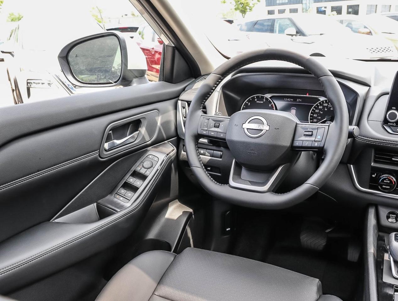 2025 Nissan Rogue SV Moonroof REMOTE START   LEATHERETTE   360 CAMER Photo