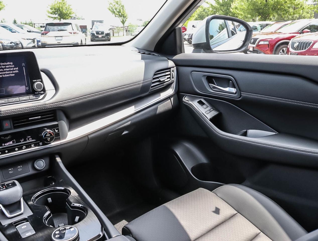 2025 Nissan Rogue SV Moonroof LEATHER/LOW RATES Photo