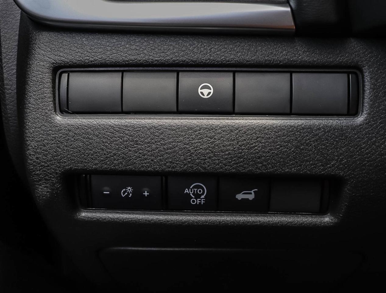 2025 Nissan Rogue SV Moonroof LEATHER/LOW RATES Photo