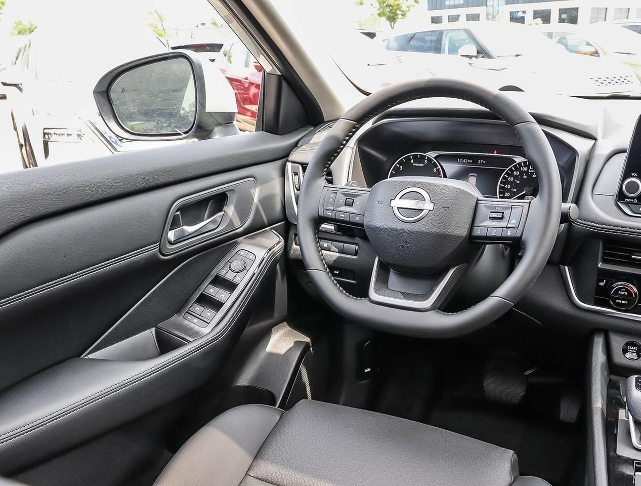 2025 Nissan Rogue SV Moonroof REMOTE START   LEATHERETTE   360 CAMER Photo
