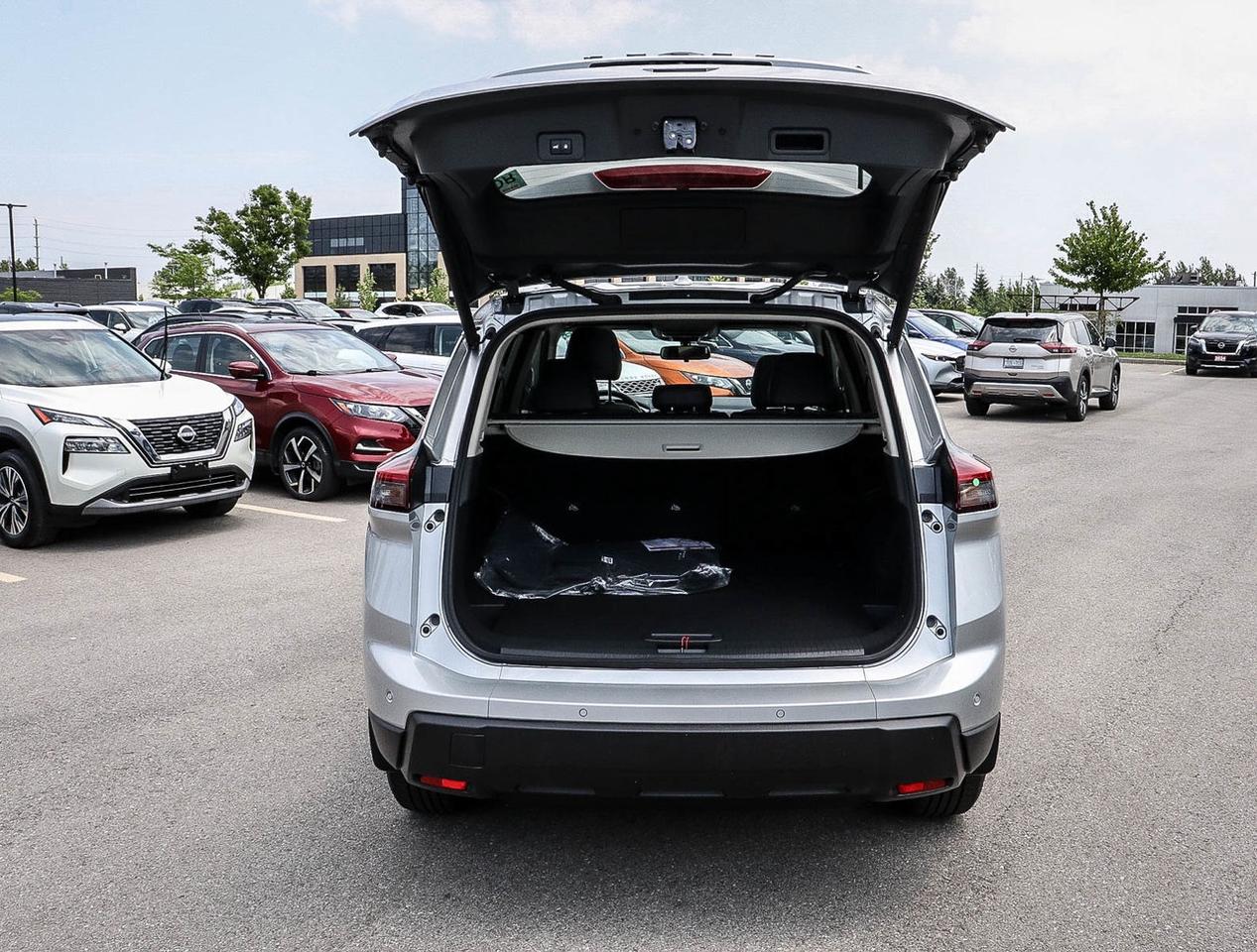 2025 Nissan Rogue SV Moonroof REMOTE START   LEATHERETTE   360 CAMER Photo