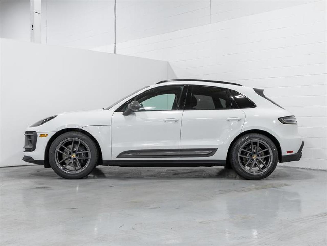 2025 Porsche Macan  Photo