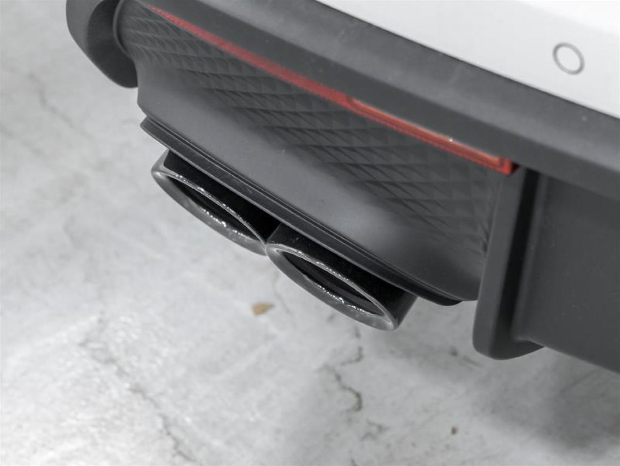 2025 Porsche Macan  Photo