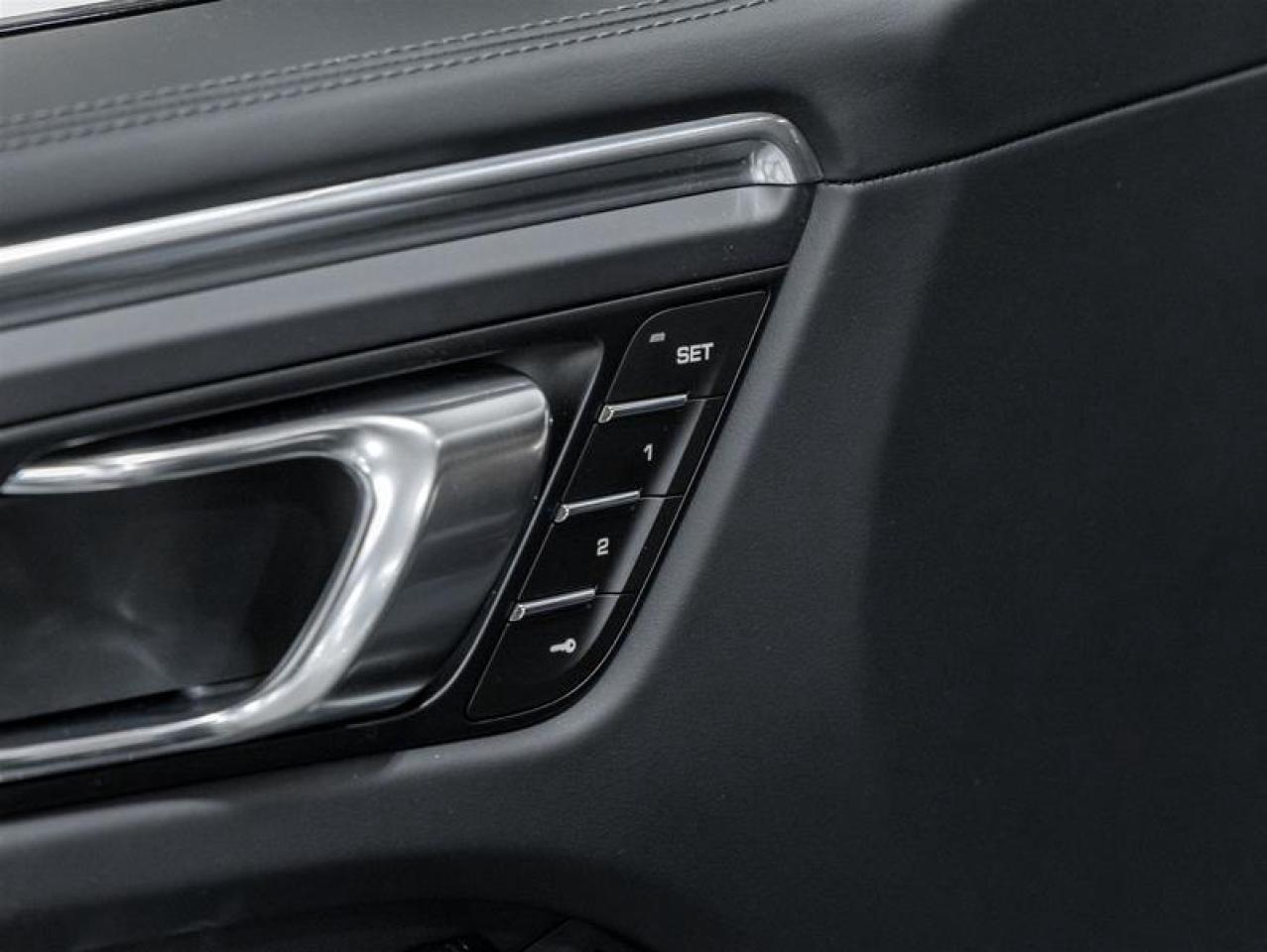 2025 Porsche Macan  Photo