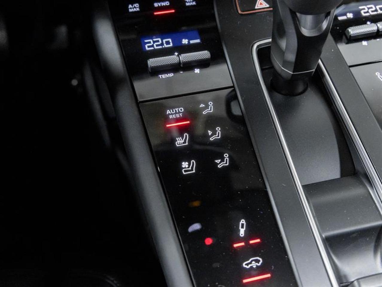 2025 Porsche Macan  Photo