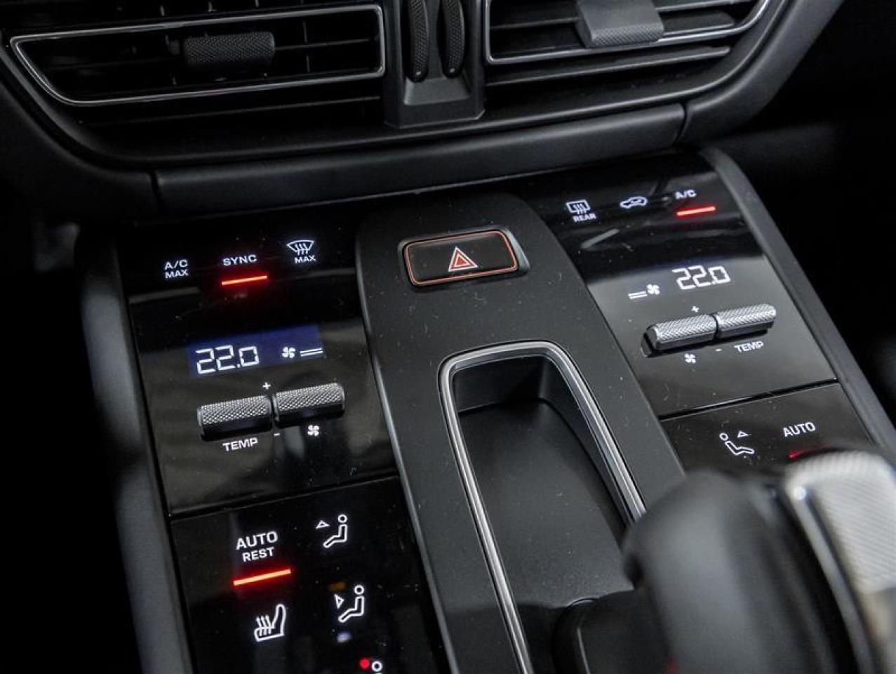 2025 Porsche Macan  Photo