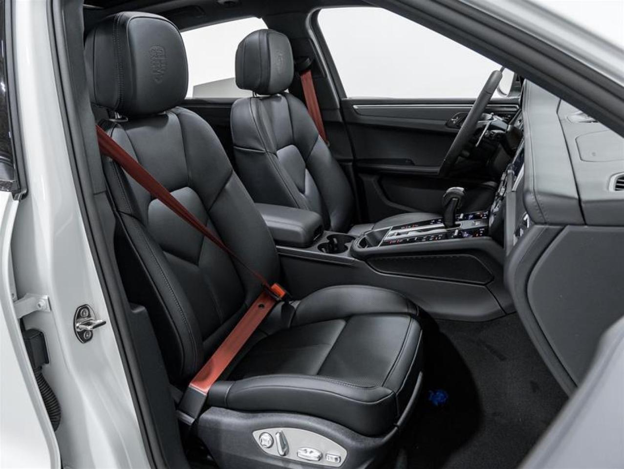 2025 Porsche Macan  Photo