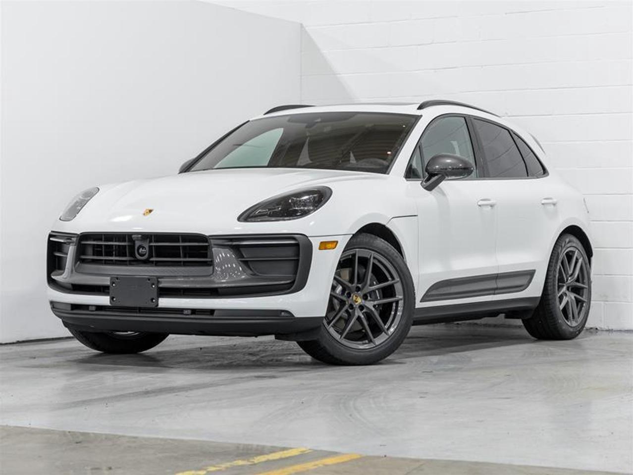2025 Porsche Macan  Photo0