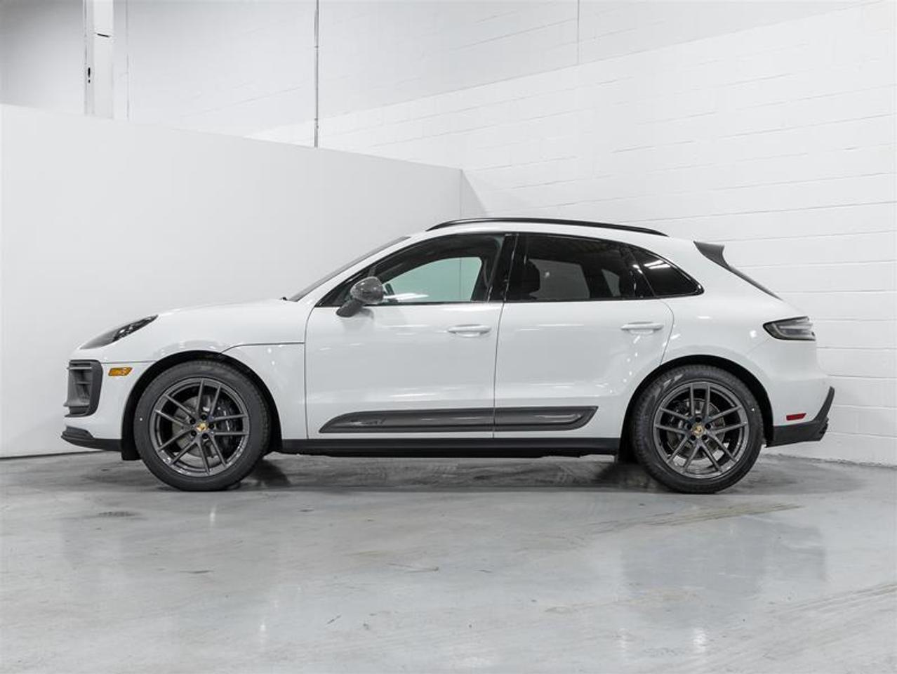 2025 Porsche Macan  Photo