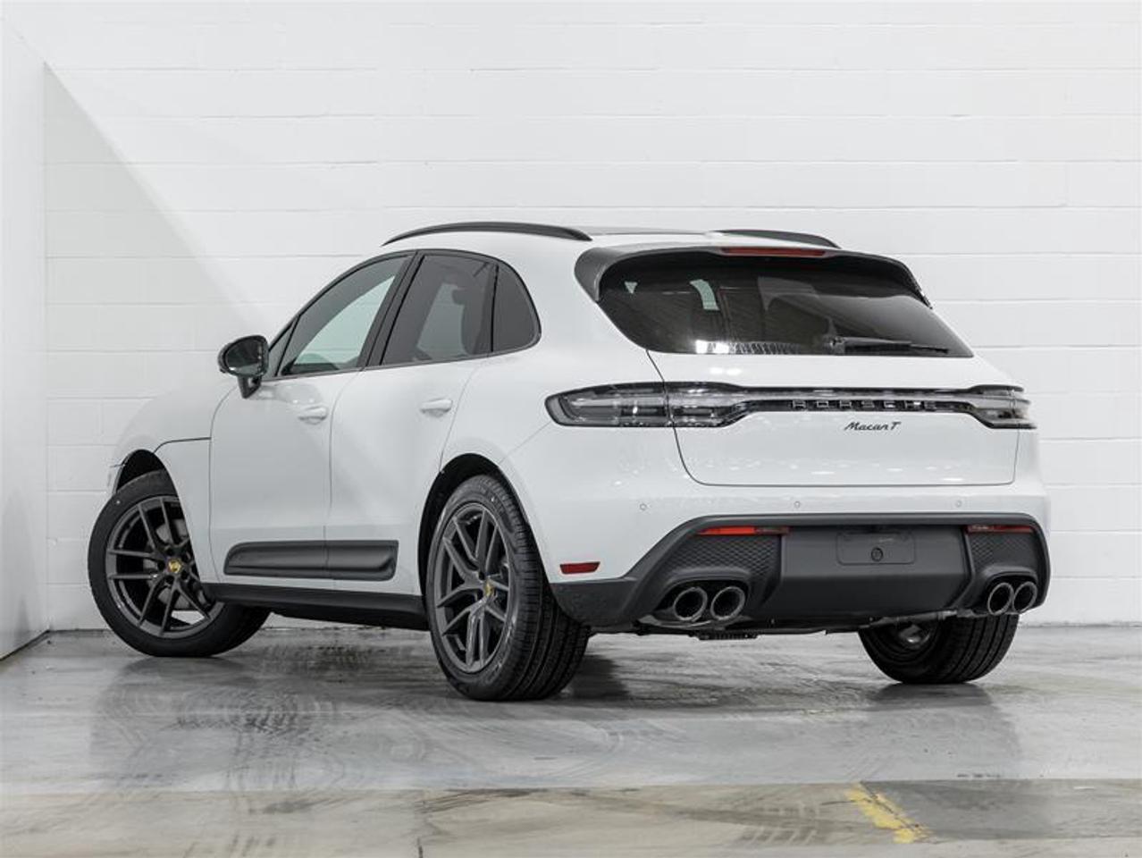 2025 Porsche Macan  Photo