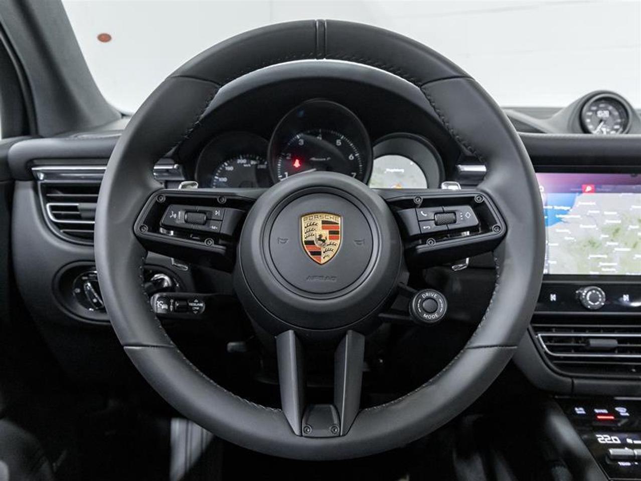2025 Porsche Macan  Photo