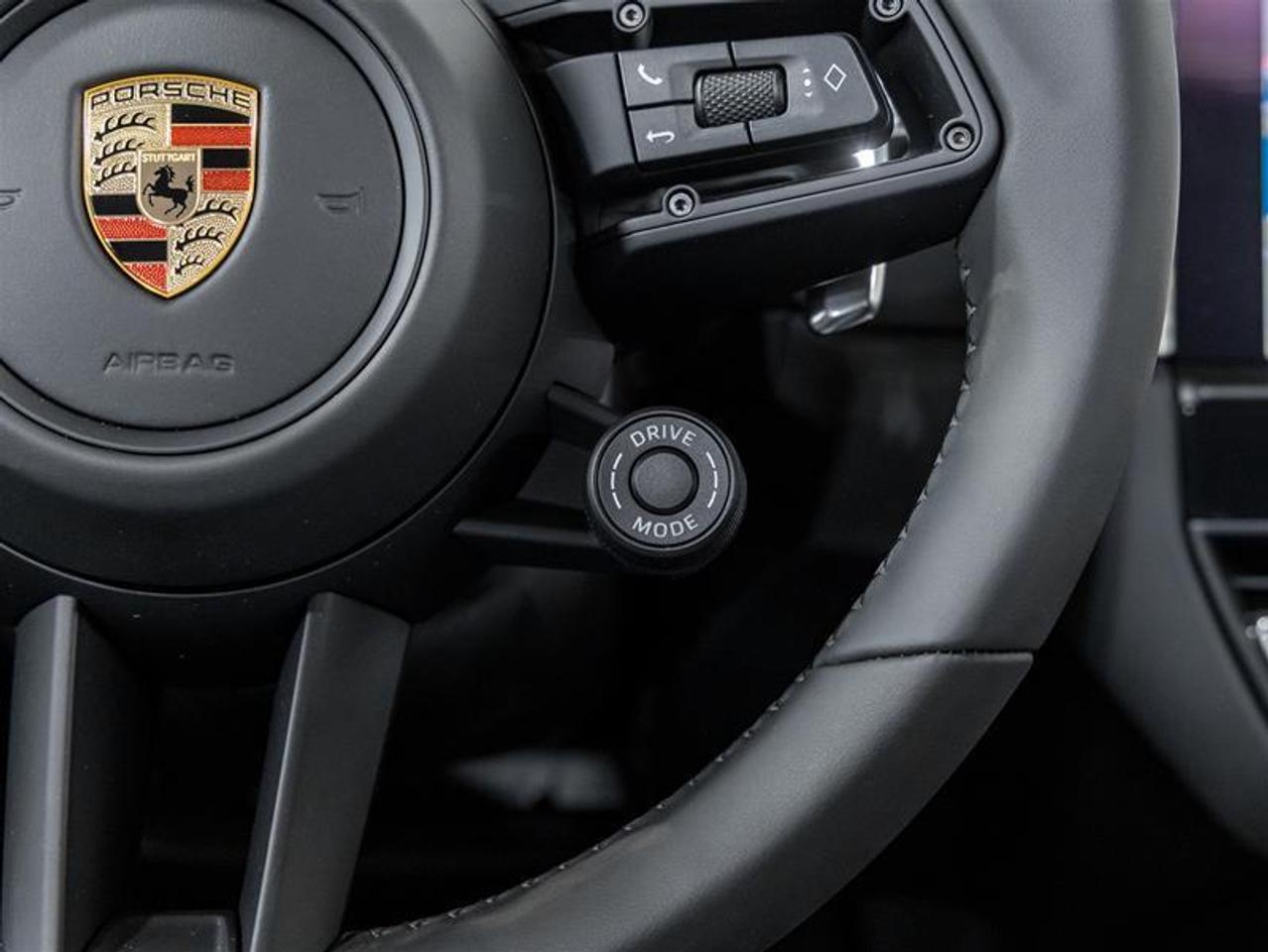 2025 Porsche Macan  Photo