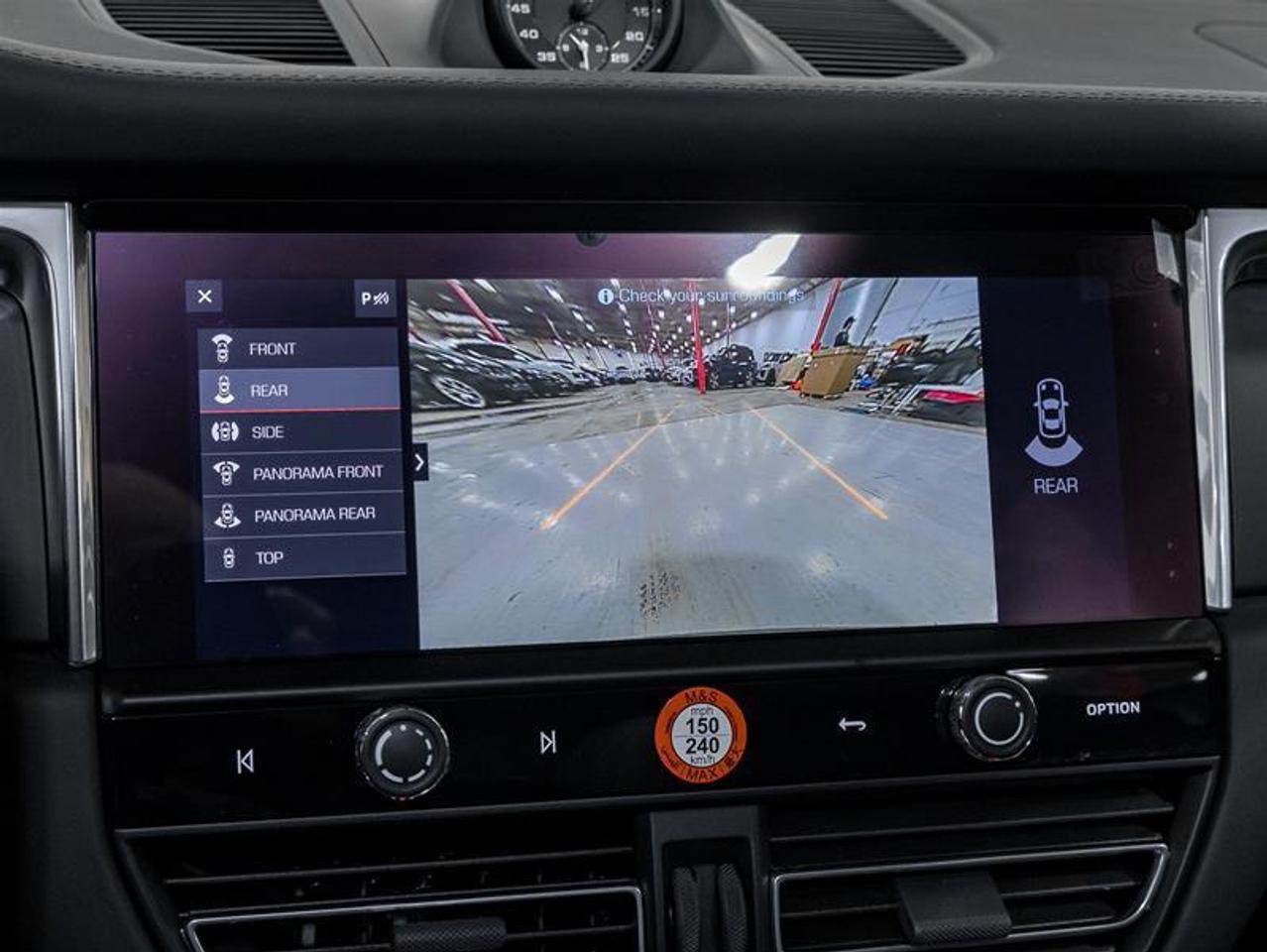 2025 Porsche Macan  Photo