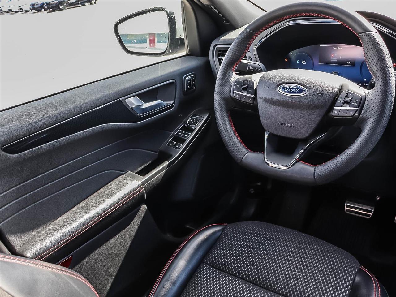 2023 Ford Escape ST-Line Select Photo