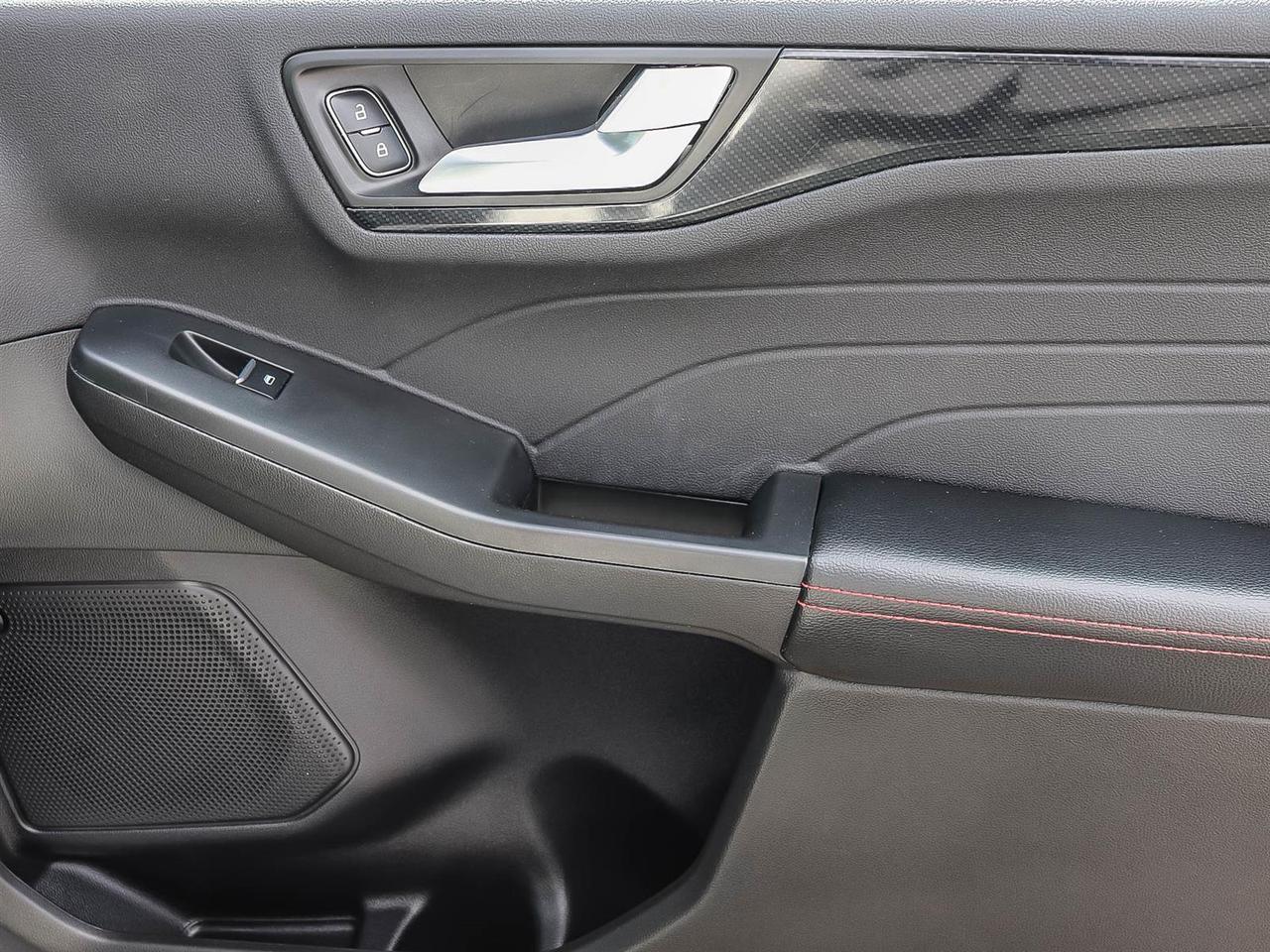 2023 Ford Escape ST-Line Select Photo