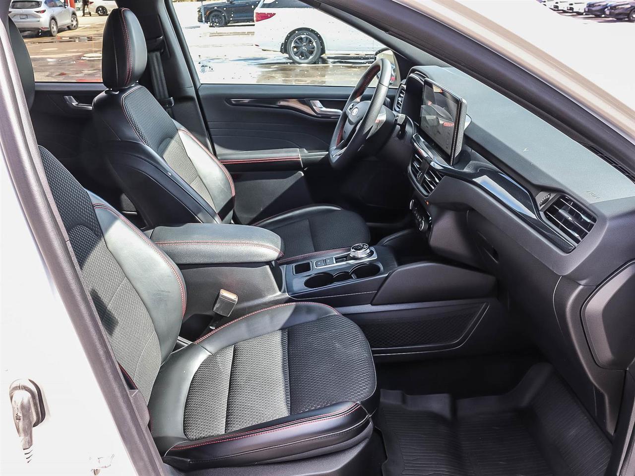 2023 Ford Escape ST-Line Select Photo