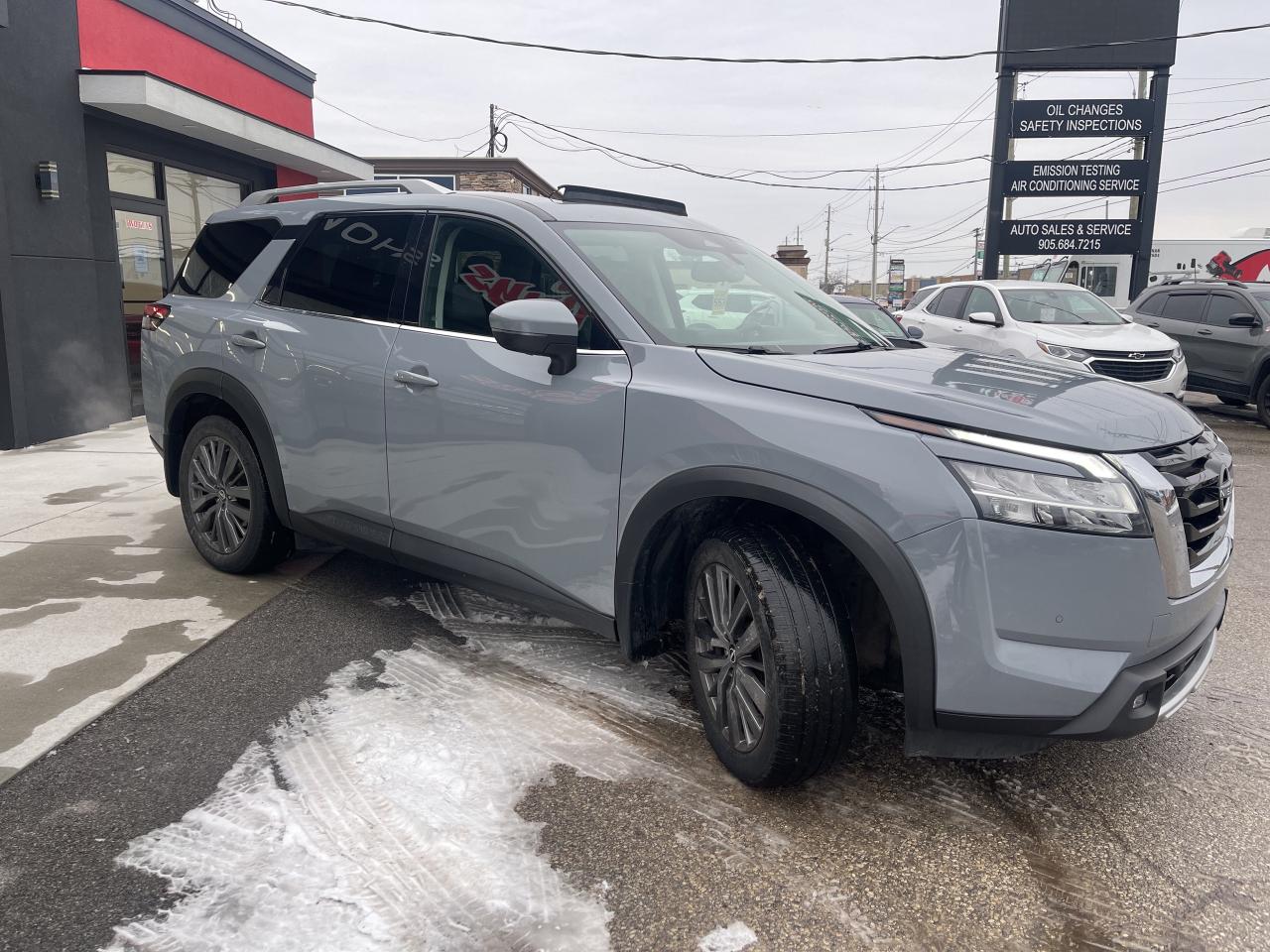 2022 Nissan Pathfinder SL Premium 4WD 3rd Row Seat Nav Leather Sunroof Photo