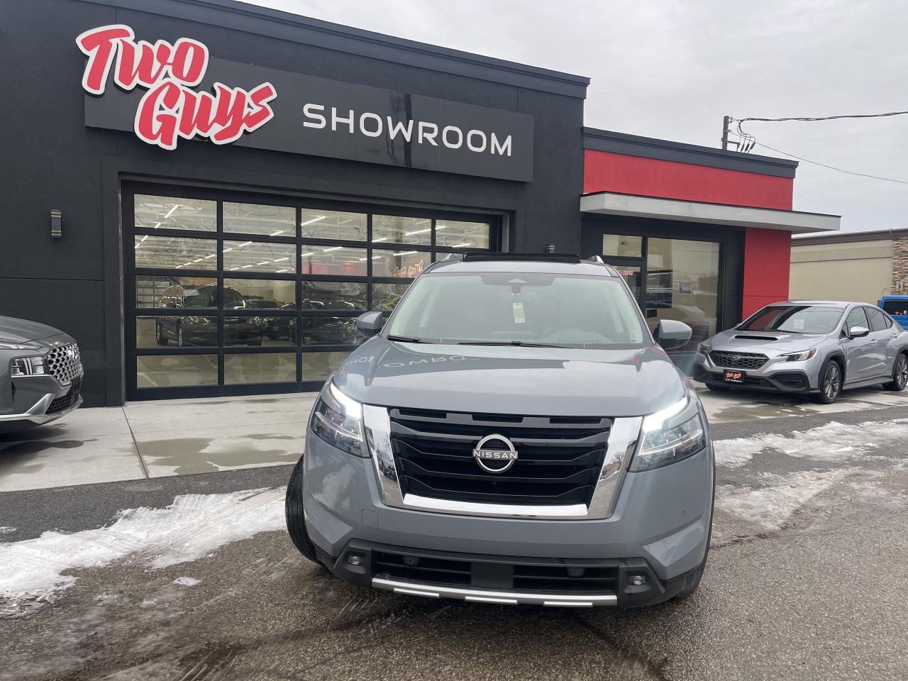 2022 Nissan Pathfinder SL Premium 4WD 3rd Row Seat Nav Leather Sunroof Photo