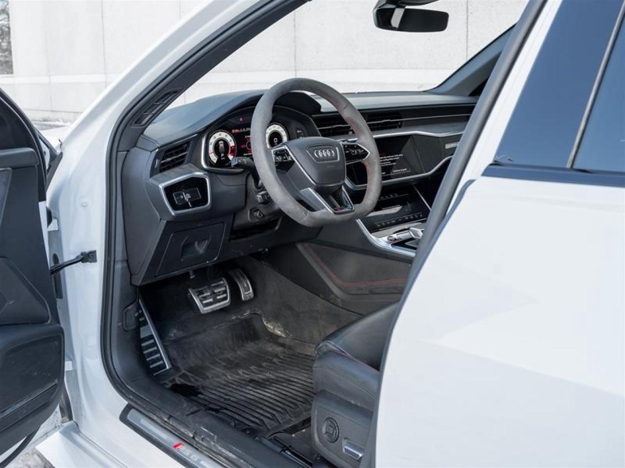 2024 Audi RS 6 Avant 4.0T performance 4dr All-Wheel Drive quattro Wagon Photo