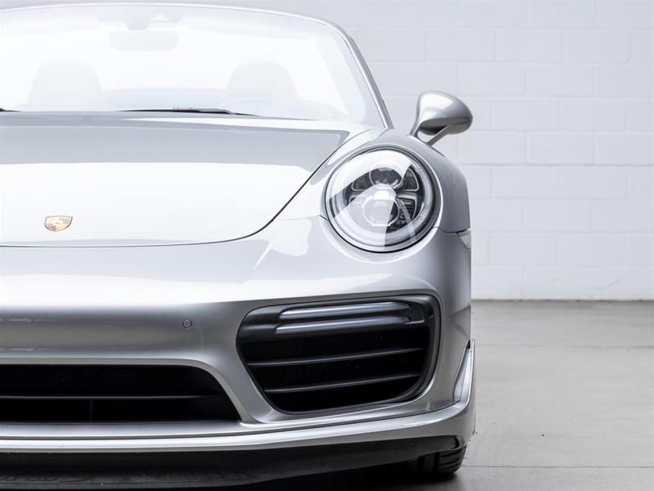 2019 Porsche 911  Photo4