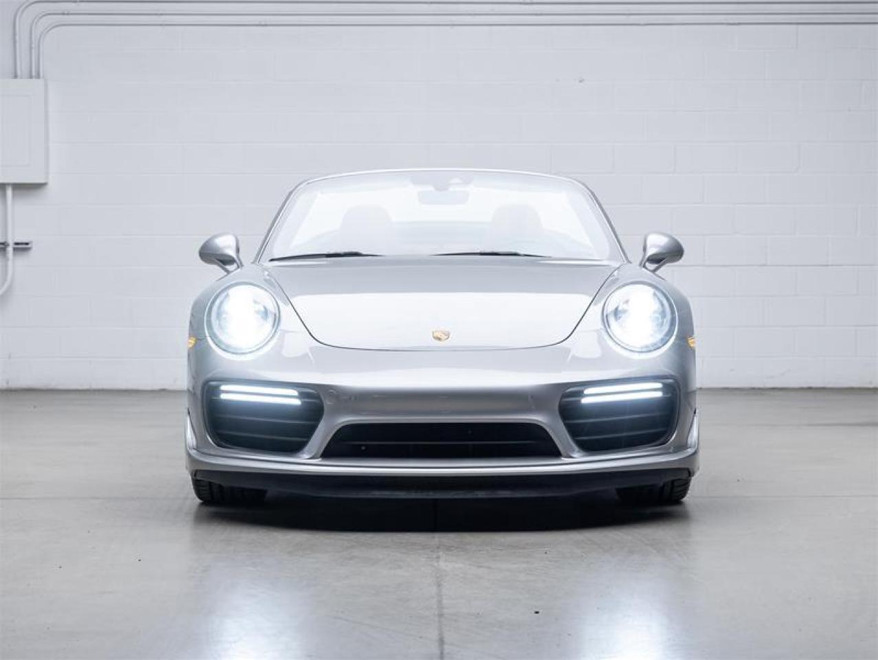 2019 Porsche 911  Photo2
