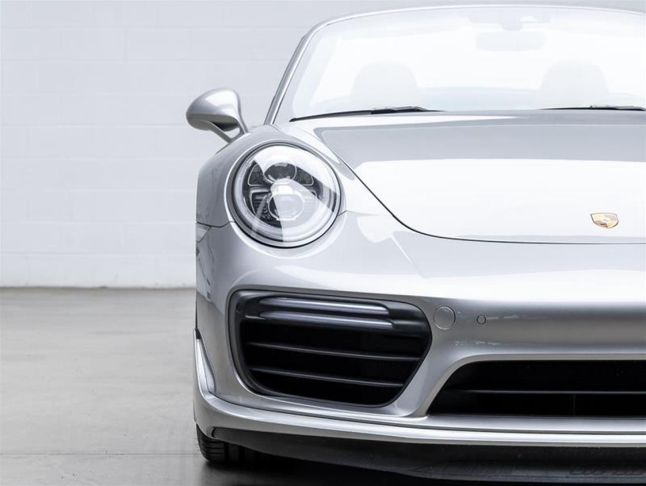 2019 Porsche 911  Photo3