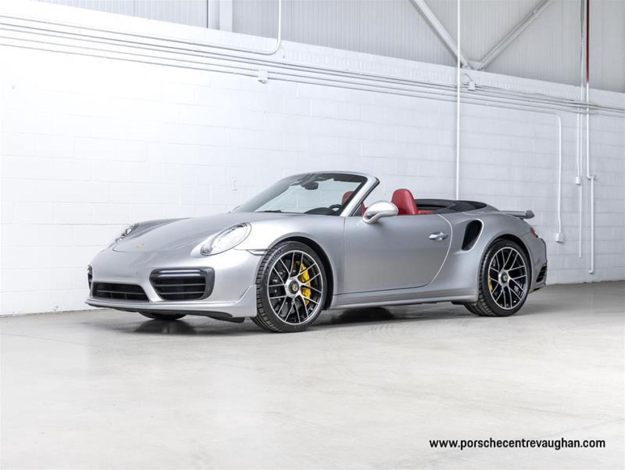 2019 Porsche 911  Photo0