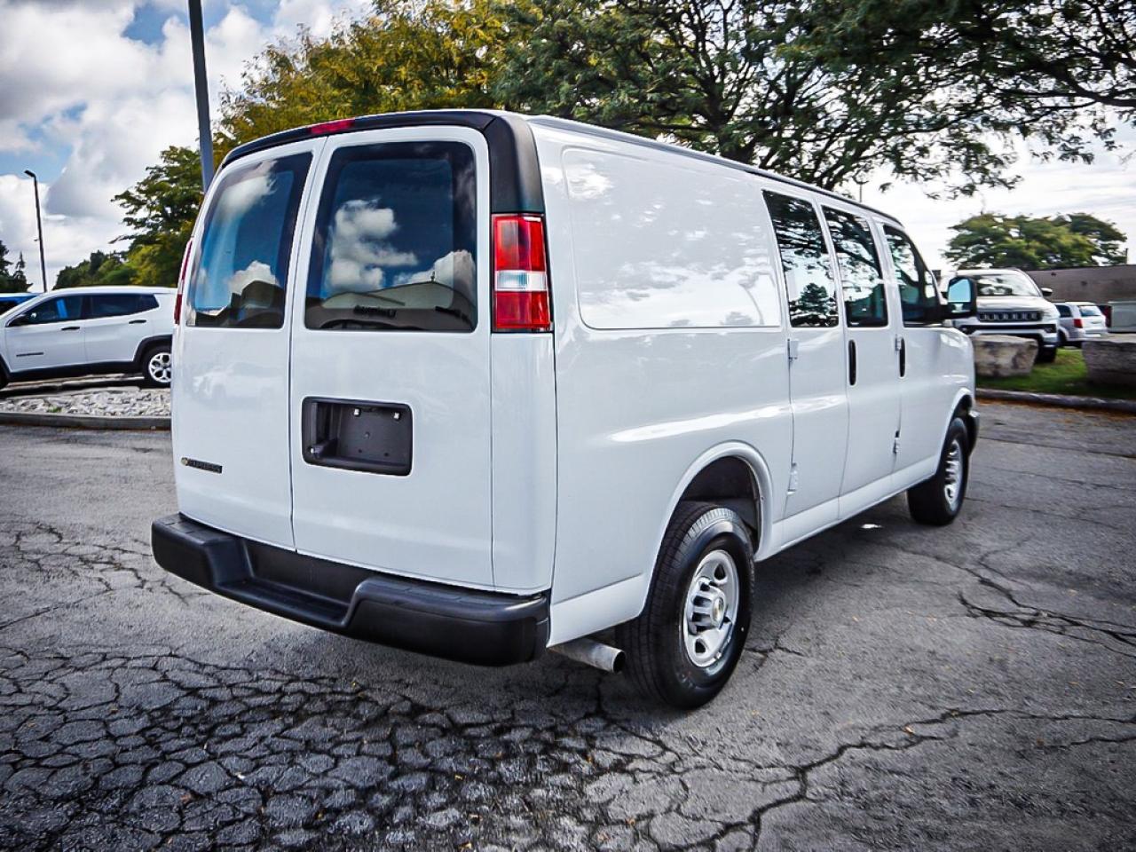 2023 Chevrolet Express  Photo