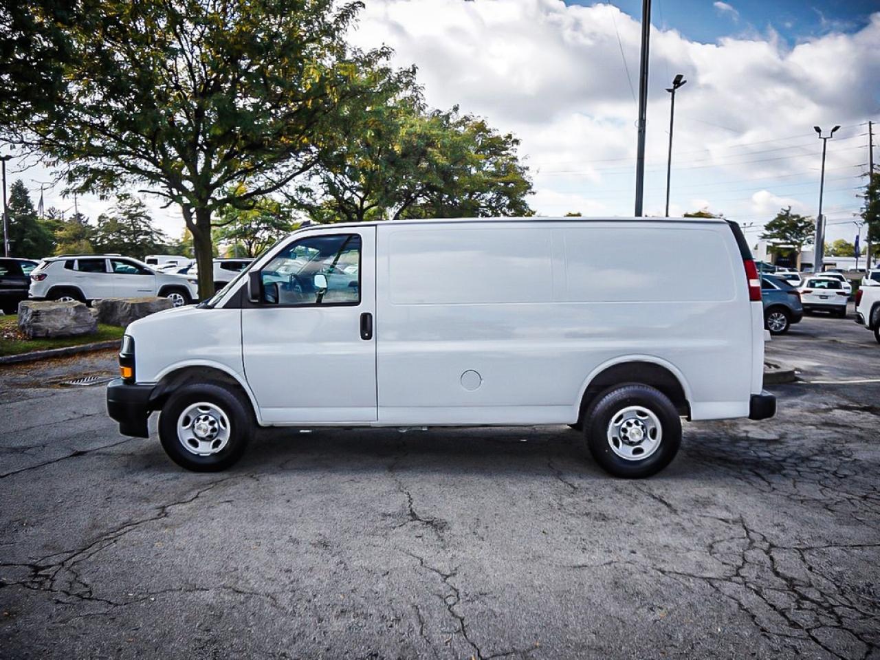 2023 Chevrolet Express  Photo