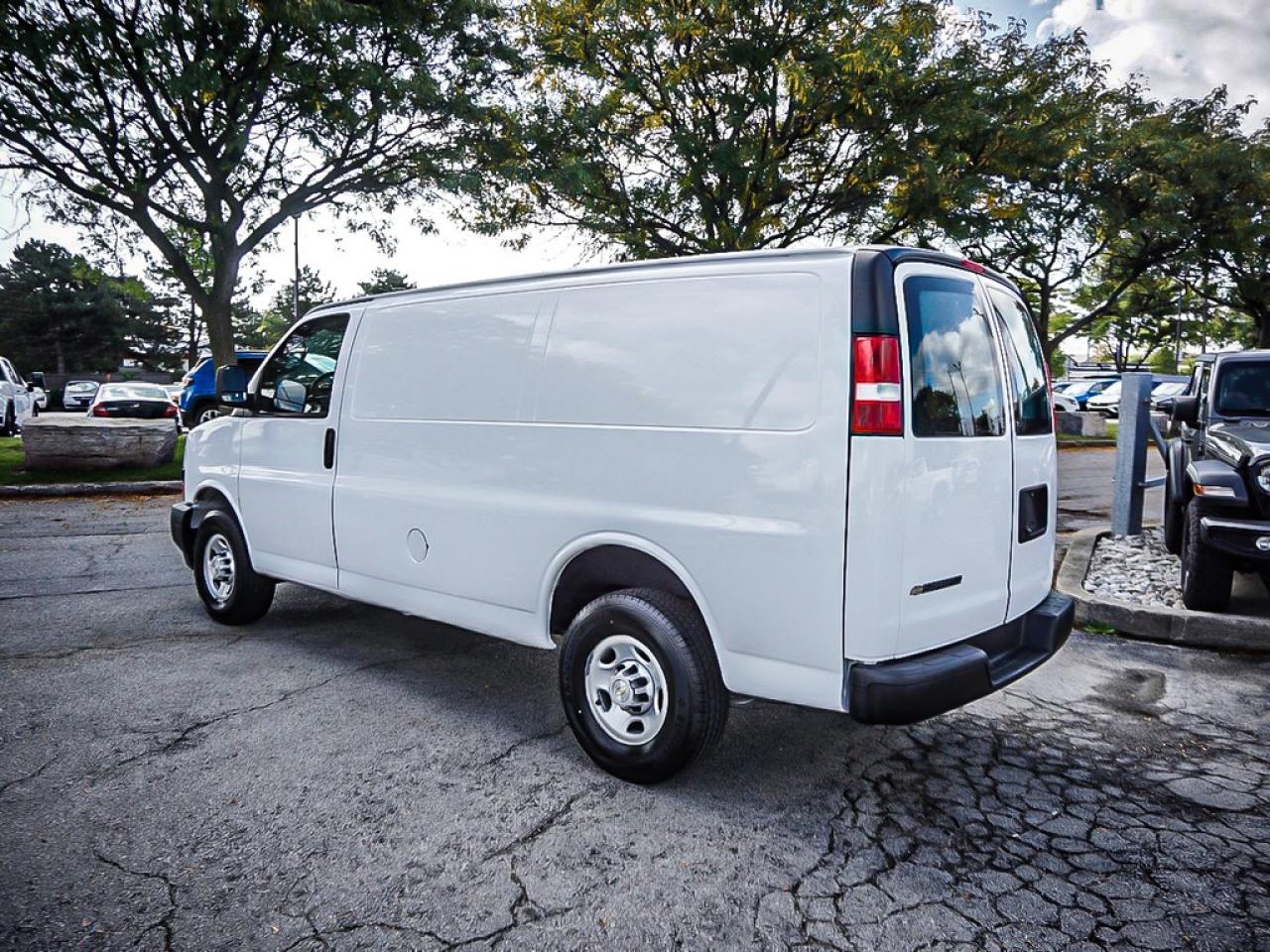 2023 Chevrolet Express  Photo