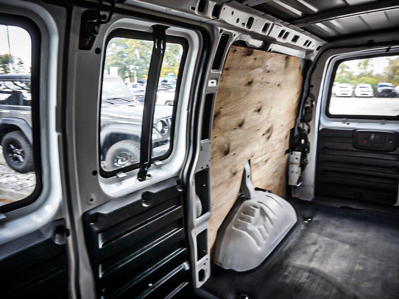 2023 Chevrolet Express  Photo