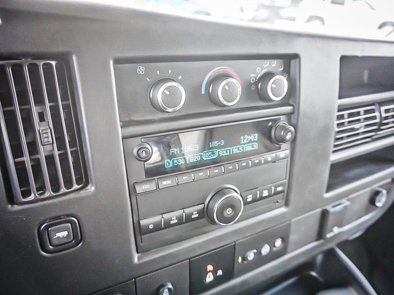 2023 Chevrolet Express  Photo