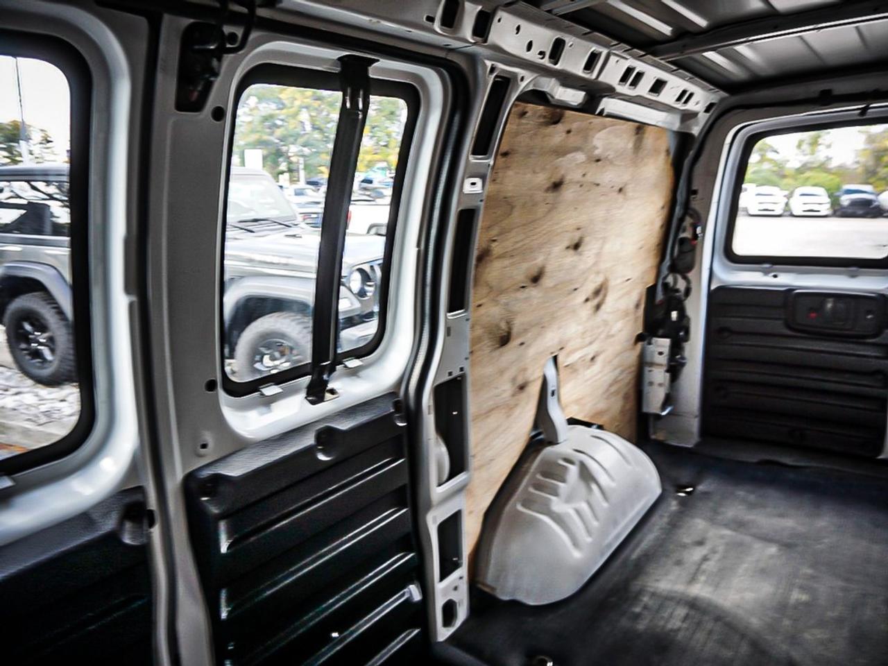 2023 Chevrolet Express  Photo