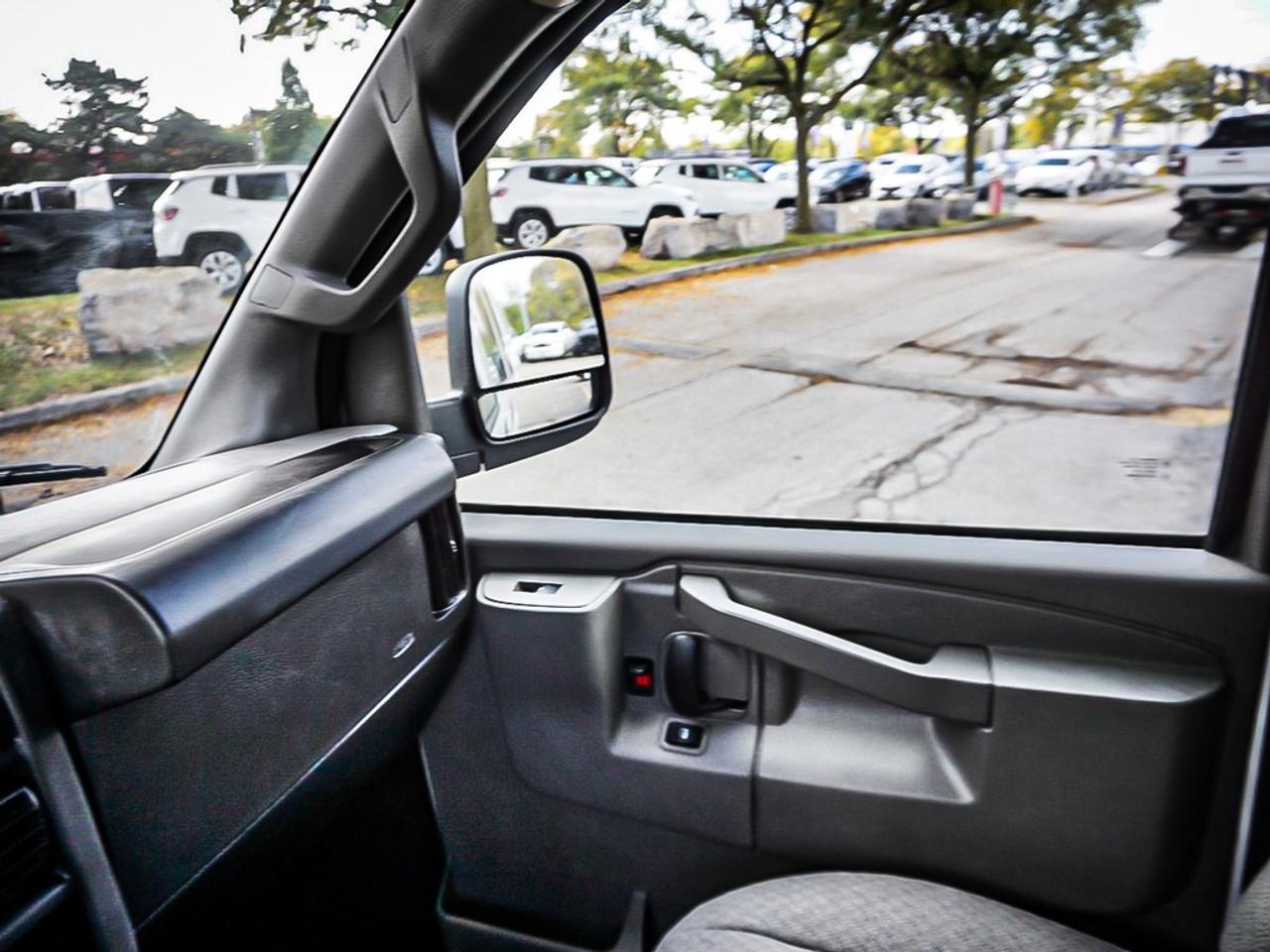 2023 Chevrolet Express  Photo