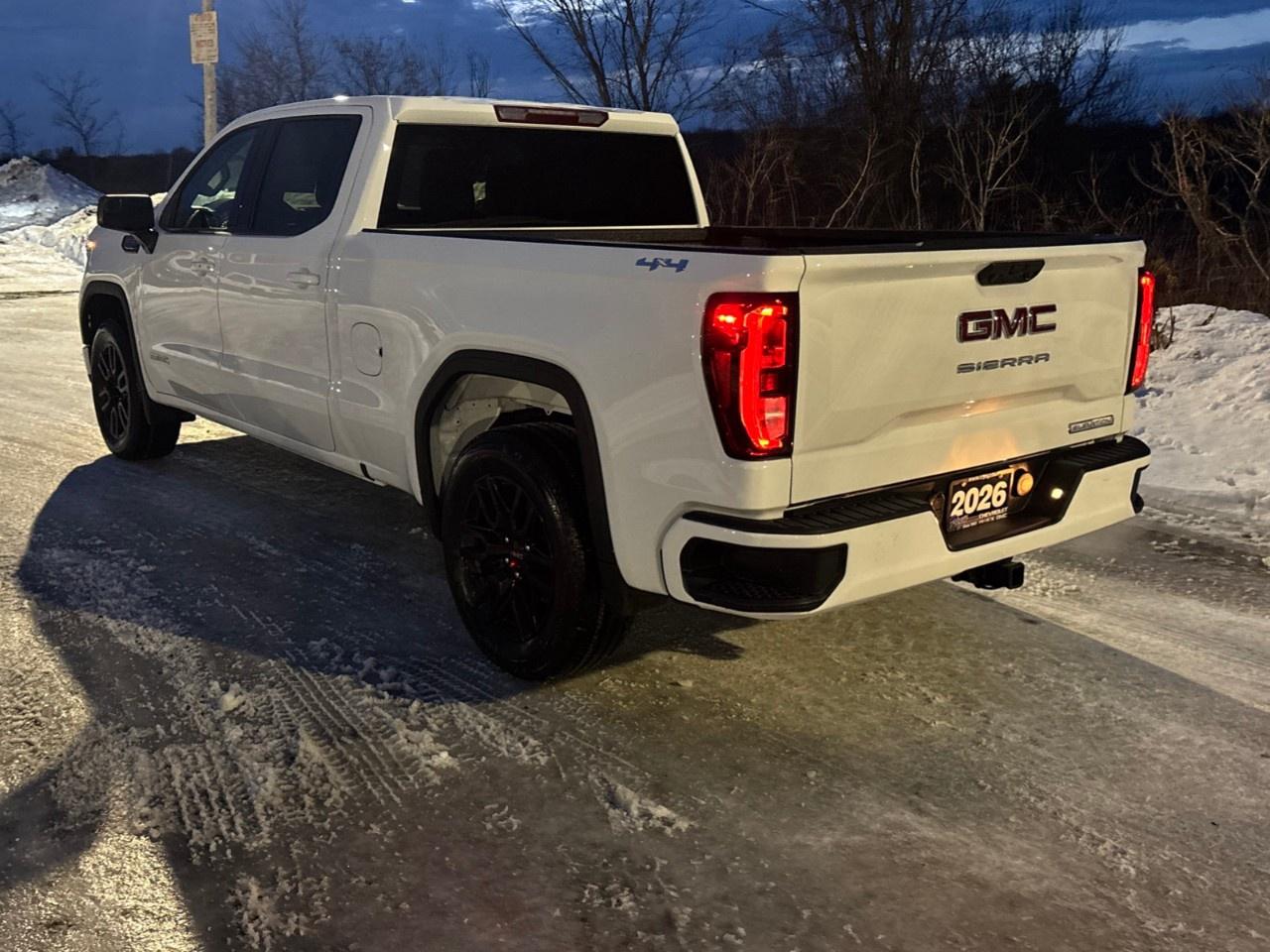 2026 GMC Sierra 1500 Crew Cab Standard Box 4-Wheel Drive Elevation Photo2