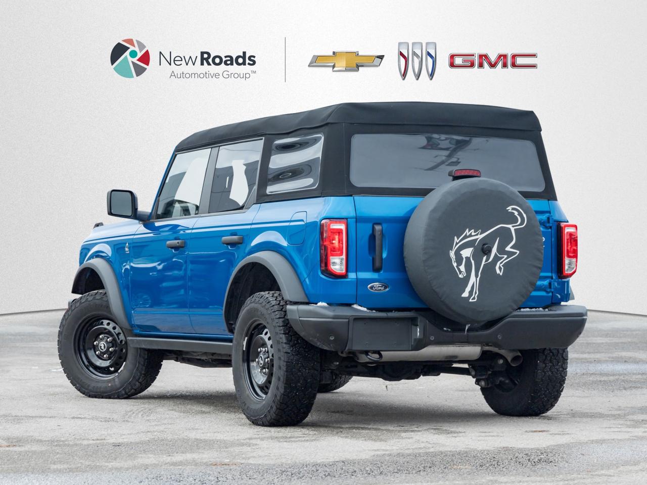 2023 Ford Bronco Black Diamond 4dr 4x4 Photo4