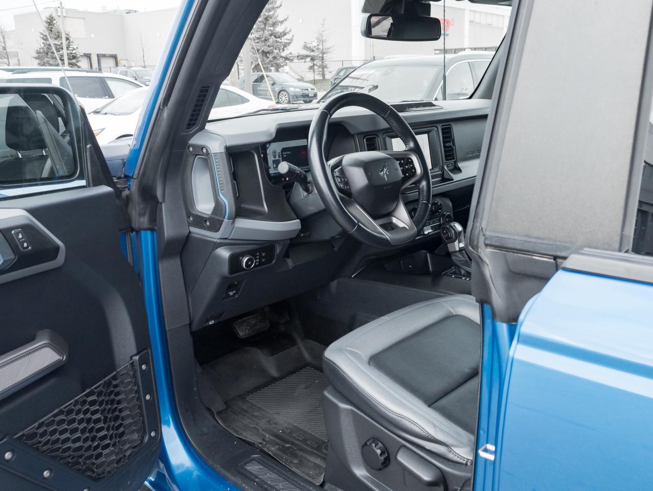 2023 Ford Bronco Black Diamond 4dr 4x4 Photo