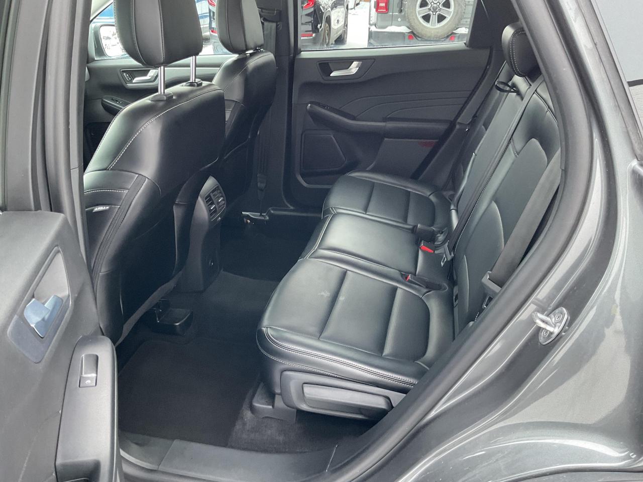 2024 Ford Escape Platinum 4dr All-Wheel Drive Photo